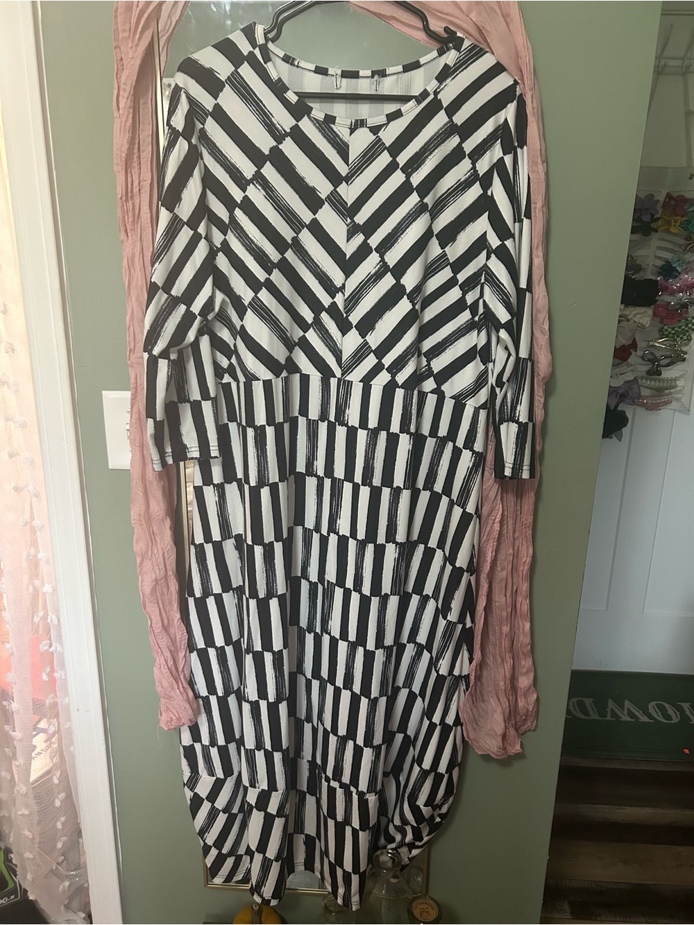 Black & White Long Sleeve Geometric Midi Dress